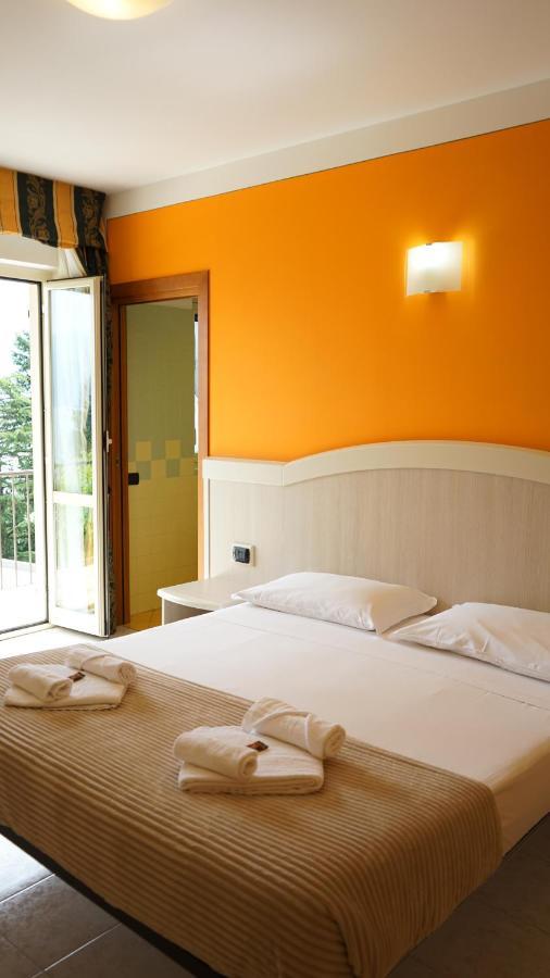 Albergo Bel Soggiorno ออกเจบบิโอ ภายนอก รูปภาพ