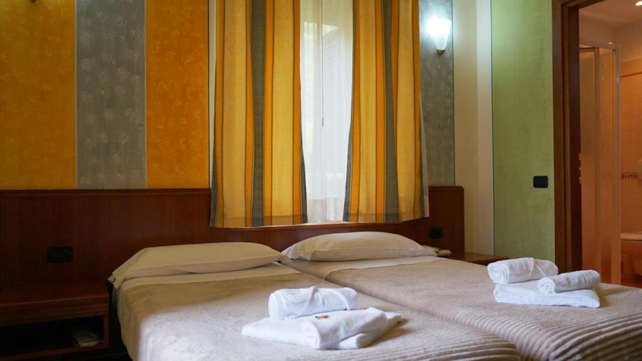 Albergo Bel Soggiorno ออกเจบบิโอ ภายนอก รูปภาพ