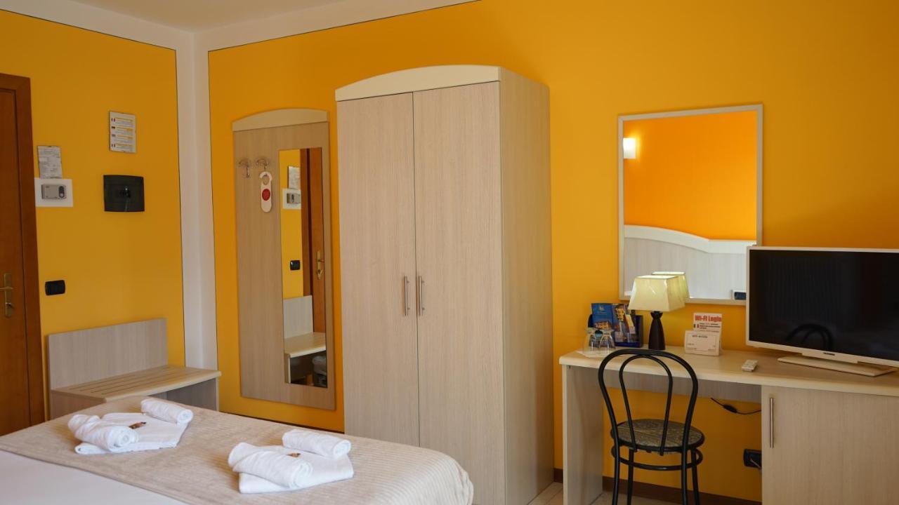 Albergo Bel Soggiorno ออกเจบบิโอ ภายนอก รูปภาพ