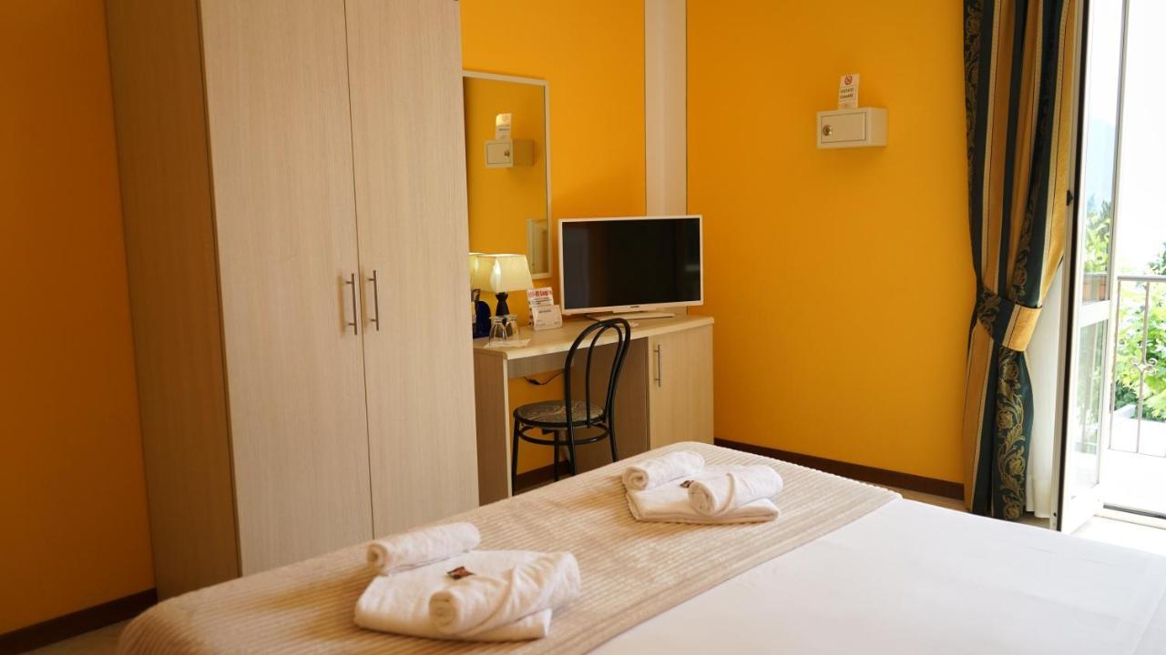 Albergo Bel Soggiorno ออกเจบบิโอ ภายนอก รูปภาพ